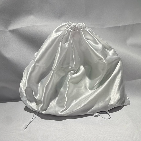 Rebecca Minkoff Iridescent Crossbody - Almost New Condition! - Picture 15 of 16